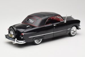Ford Deluxe Cabriolet Schwarz Maisto 1:18 31681 Druckguss — Bild 3 von 8