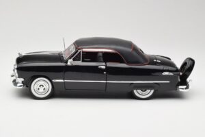 Ford Deluxe Cabriolet Schwarz Maisto 1:18 31681 Druckguss — Bild 4 von 8