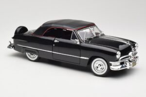 Ford Deluxe Cabriolet Schwarz Maisto 1:18 31681 Druckguss — Bild 6 von 8