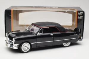 Ford Deluxe Cabriolet Schwarz Maisto 1:18 31681 Druckguss — Bild 8 von 8