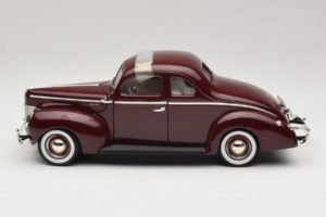 Ford Deluxe Coupe Dunkelrot ERTL 1:18 7936 Druckguss — Bild 4 von 7