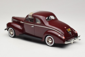 Ford Deluxe Coupe Dunkelrot ERTL 1:18 7936 Druckguss — Bild 6 von 7