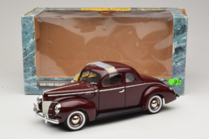 Ford Deluxe Coupe Dunkelrot ERTL 1:18 7936 Druckguss — Bild 7 von 7