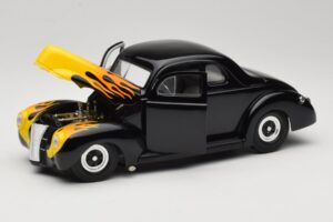 Ford Deluxe Hot Rod Schwarz Universal Hobbies 1:18 6002 Druckguss — Bild 2 von 8
