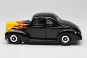 Ford Deluxe Hot Rod Schwarz Universal Hobbies 1:18 6002 Druckguss — Bild 4 von 8