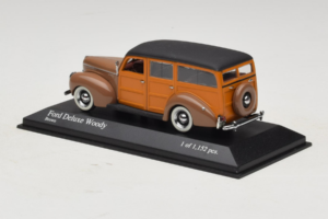 Ford DeLuxe Woody Station Wagon Braun Minichamps 1:43 400082111 Druckguss — Bild 3 von 4