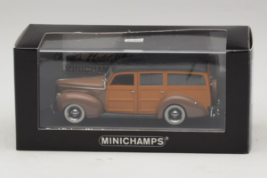 Ford DeLuxe Woody Station Wagon Braun Minichamps 1:43 400082111 Druckguss — Bild 4 von 4