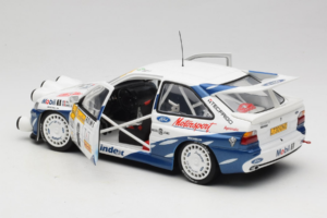 Ford Escort RS Cosworth Mobil 1 #6 F. Delecour / D. Grataloup Rally Monte Carlo Night Version Winner 1994 UT Models 1:18 3945 — Bild 5 von 8