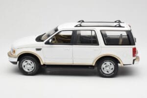 Ford Expedition Eddie Bauer Weiß UT Models 1:18 22712 Druckguss — Bild 4 von 8