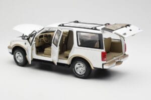 Ford Expedition Eddie Bauer Weiß UT Models 1:18 22712 Druckguss — Bild 5 von 8