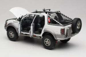 Ford Expedition Himalaya White AUTOart 1:18 72781 Druckguss — Bild 5 von 8