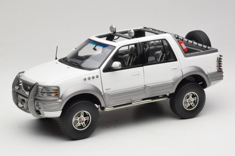 Ford Expedition Himalaya White AUTOart 1:18 72781 Druckguss