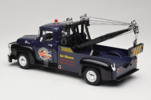 Ford F-100 Abschleppwagen Bob's Towing Welly 1:18 19834-W Druckguss — Bild 5 von 6