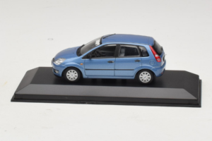 Ford Fiesta Mk5 4-Door Hellblau Minichamps 1:43 FIESTA002 Druckguss