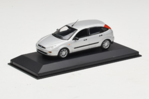 Ford Focus Mk1 Silber Minichamps 1:43 FOCUS006 Druckguss — Bild 2 von 4