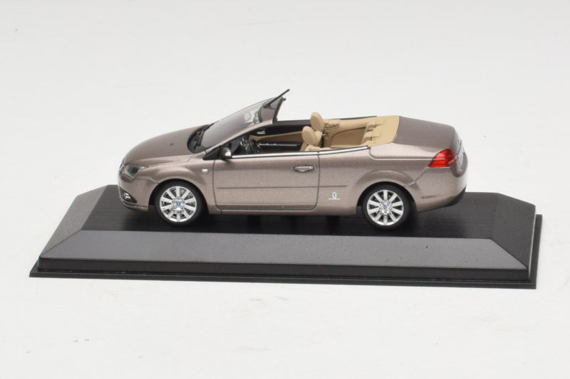 Ford Focus Mk2 CC Grau Minichamps 1:43 FORD005 Druckguss