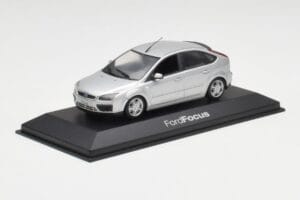 Ford Focus Mk2 Moondust Silber Minichamps 1:43 FOCUS002 Druckguss — Bild 2 von 4