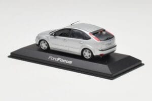 Ford Focus Mk2 Moondust Silber Minichamps 1:43 FOCUS002 Druckguss — Bild 3 von 4