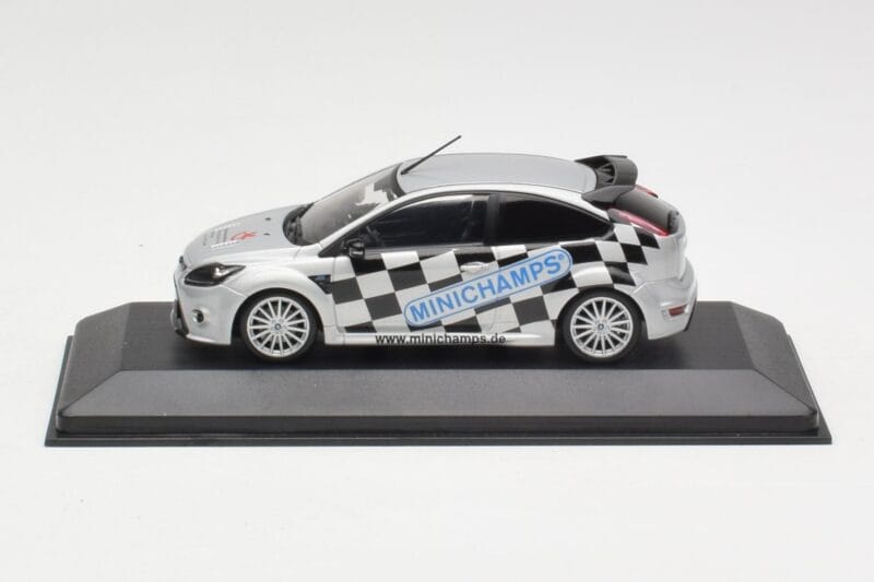Ford Focus RS Mk2 Toy Fair Nuremberg 2010 Minichamps 1:43 403088105 Druckguss