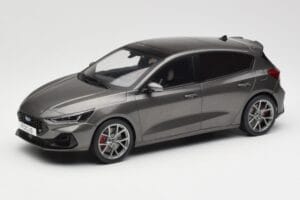 Ford Focus ST Mk4 Grau MCG 1:18 MCG18454 Druckguss