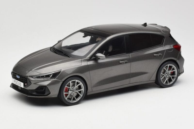 Ford Focus ST Mk4 Grau MCG 1:18 MCG18454 Druckguss