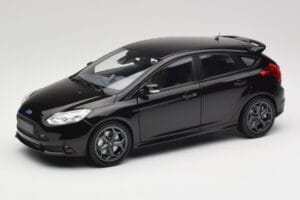 Ford Focus ST Mk2 Panther Black Metallic Minichamps 1:18 110082000 Druckguss