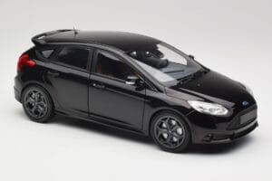Ford Focus ST Mk2 Panther Black Metallic Minichamps 1:18 110082000 Druckguss — Bild 6 von 8