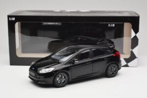 Ford Focus ST Mk2 Panther Black Metallic Minichamps 1:18 110082000 Druckguss — Bild 8 von 8