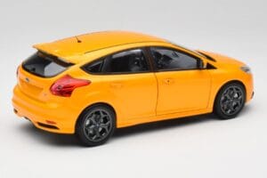 Ford Focus ST Mk2 Tangerine Scream Minichamps 1:18 110082005 Druckguss — Bild 3 von 8