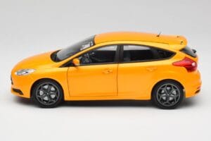 Ford Focus ST Mk2 Tangerine Scream Minichamps 1:18 110082005 Druckguss — Bild 4 von 8