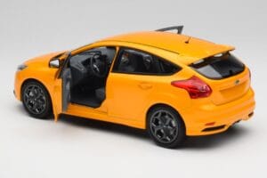 Ford Focus ST Mk2 Tangerine Scream Minichamps 1:18 110082005 Druckguss — Bild 5 von 8