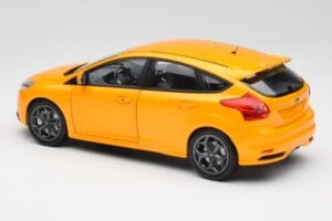 Ford Focus ST Mk2 Tangerine Scream Minichamps 1:18 110082005 Druckguss — Bild 7 von 8