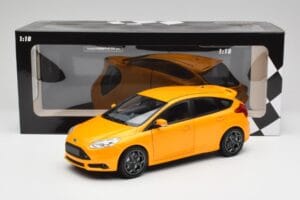 Ford Focus ST Mk2 Tangerine Scream Minichamps 1:18 110082005 Druckguss — Bild 8 von 8