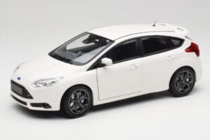 Ford Focus ST Mk2 Weiß Minichamps 1:18 110082004 Druckguss
