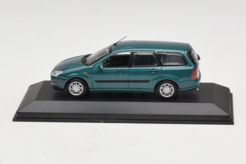 Ford Focus Mk1 Turnier Grün Minichamps 1:43 FOCUS003 Druckguss