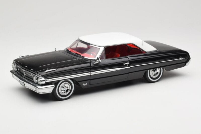 Ford Galaxie 500 Schwarz Sun Star 1:18 1442 Druckguss