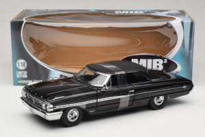 Ford Galaxie 500 Men in Black 3 Movie GreenLight 1:18 015301 Druckguss — Bild 6 von 6