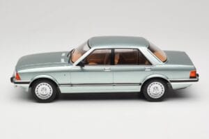 Ford Granada Mk2 2.8 Ghia Light Green Metallic MCG 1:18 MCG18535 Druckguss — Bild 3 von 6