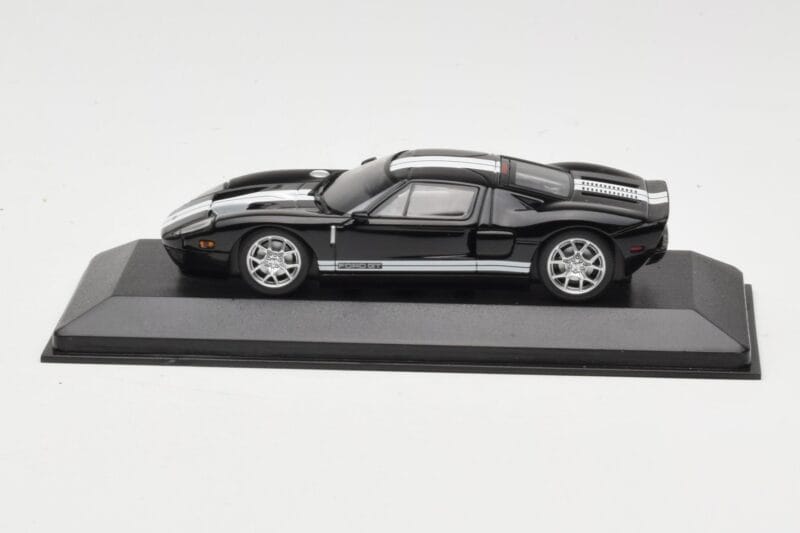 Ford GT Schwarz Minichamps 1:43 400084204 Druckguss