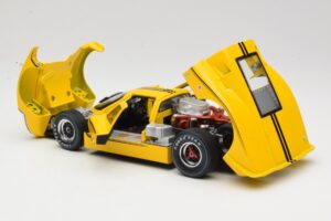 Ford GT40 Mk IV Gelb 1967 Shelby Collectibles 1:18 31414S Druckguss — Bild 5 von 8