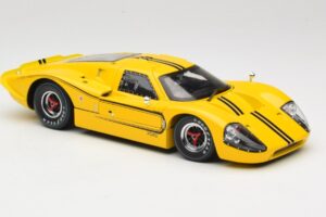 Ford GT40 Mk IV Gelb 1967 Shelby Collectibles 1:18 31414S Druckguss — Bild 6 von 8