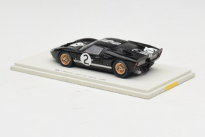Ford GT40 Mk II #2 B. McLaren / C. Amon Shelby American Winner 24 Hours of Le Mans 1966 Spark 1:43 43LM66-O1 Resin — Bild 3 von 4