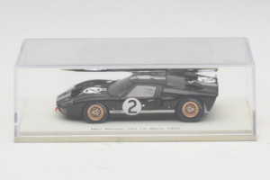 Ford GT40 Mk II #2 B. McLaren / C. Amon Shelby American Winner 24 Hours of Le Mans 1966 Spark 1:43 43LM66-O1 Resin — Bild 4 von 4