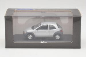 Ford Ka Mk1 Silbergrau Minichamps 1:43 130248 Druckguss — Bild 4 von 4