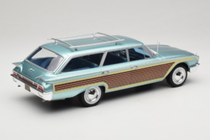 Ford Country Squire Blau MCG 1:18 MCG18049 Druckguss — Bild 2 von 6