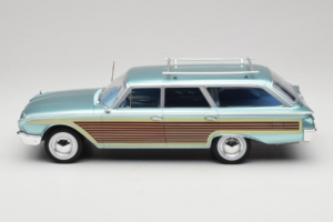 Ford Country Squire Blau MCG 1:18 MCG18049 Druckguss — Bild 3 von 6