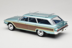 Ford Country Squire Blau MCG 1:18 MCG18049 Druckguss — Bild 5 von 6