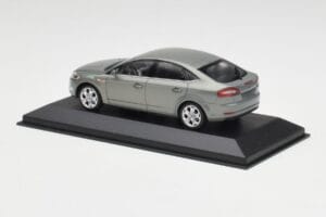 Ford Mondeo Mk3 Sedan Grau Metallic Minichamps 1:43 IND403086003 Druckguss — Bild 3 von 4