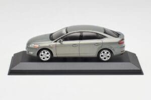 Ford Mondeo Mk3 Sedan Grau Metallic Minichamps 1:43 IND403086003 Druckguss