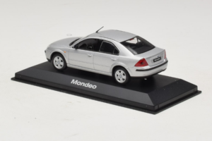 Ford Mondeo Mk3 Limousine Silber Minichamps 1:43 MONDEO005 Druckguss — Bild 3 von 4